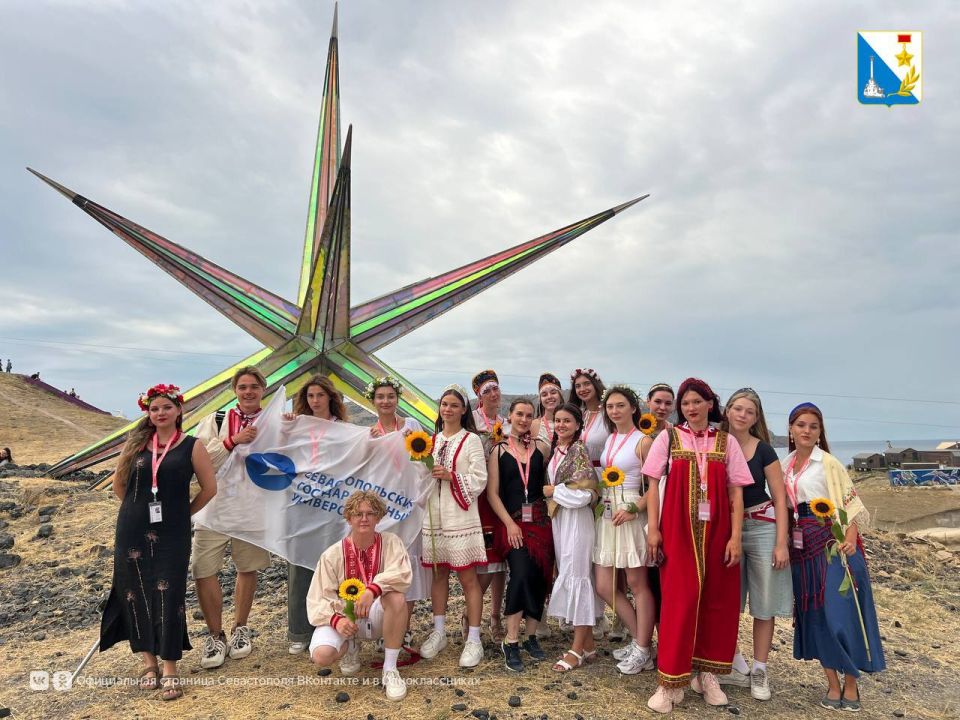 Севастопольская молодежь проявила себя на фестивале «Таврида.АРТ» Севастопольская молодежь проявила себя на фестивале «Таврида.АРТ»