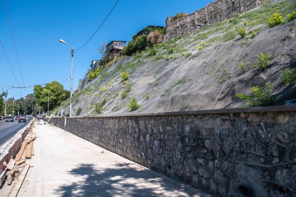 Михаил Развожаев: Реконструкция опасного оползневого участка на Героев Севастополя завершится раньше срока Михаил Развожаев: Реконструкция опасного оползневого участка на Героев Севастополя завершится раньше срока