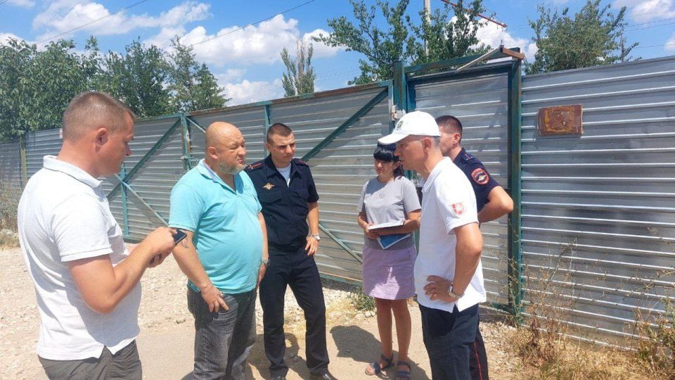 Сергей Петелин: Совместно с сотрудниками полиции, в рамках работы Межведомственной комиссии Республики Крым по противодействию нелегальной занятости, провёл мониторинг строительных объектов, находящихся на территории... Сергей Петелин: Совместно с сотрудниками полиции, в рамках работы Межведомственной комиссии Республики Крым по противодействию нелегальной занятости, провёл мониторинг строительных объектов, находящихся на территории...
