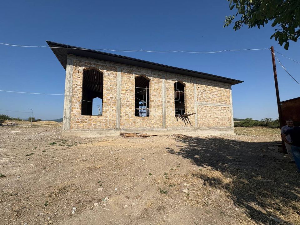 В Белогорском районе продолжается строительство мечети