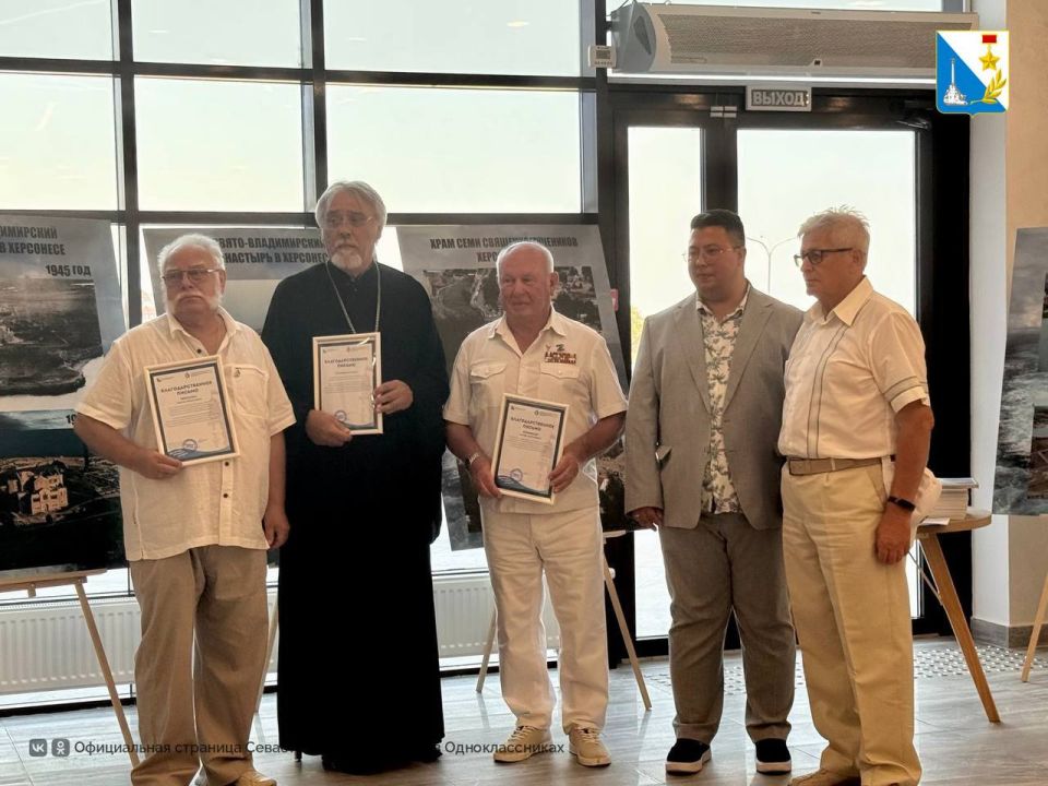 Открылась фотовыставка «Монастыри и храмы с высоты птичьего полёта»