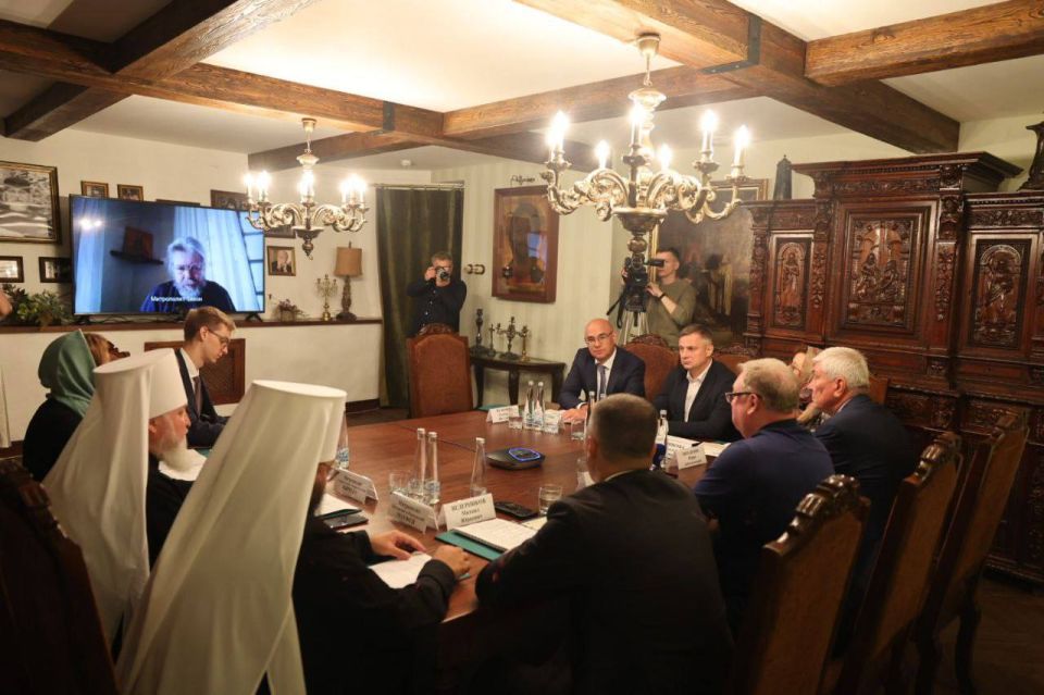 Юрий Чиханчин с рабочим визитом посетил Псковскую область Юрий Чиханчин с рабочим визитом посетил Псковскую область