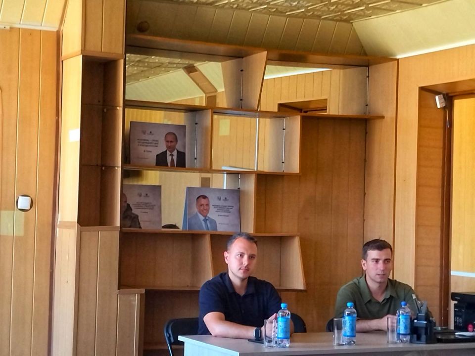 Алексей Зинченко: В муниципальном молодежном центре Раздольненского района встретились с активистами Движения Первых и Юнармии Алексей Зинченко: В муниципальном молодежном центре Раздольненского района встретились с активистами Движения Первых и Юнармии