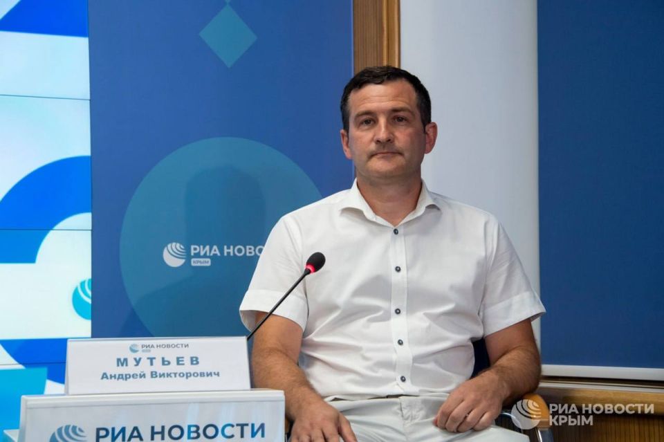 В пресс-центре РИА Новости Крым презентовали книгу "Богатыри земли крымской"