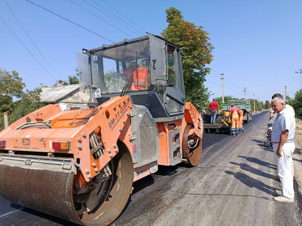 Антон Кравец: В рамках мероприятий по улучшению качества автомобильных дорог на территории Республики Крым в нашем районе ведутся работы по ремонту картами проблемных участков автомобильной дороги в с. Ивановка Антон Кравец: В рамках мероприятий по улучшению качества автомобильных дорог на территории Республики Крым в нашем районе ведутся работы по ремонту картами проблемных участков автомобильной дороги в с. Ивановка
