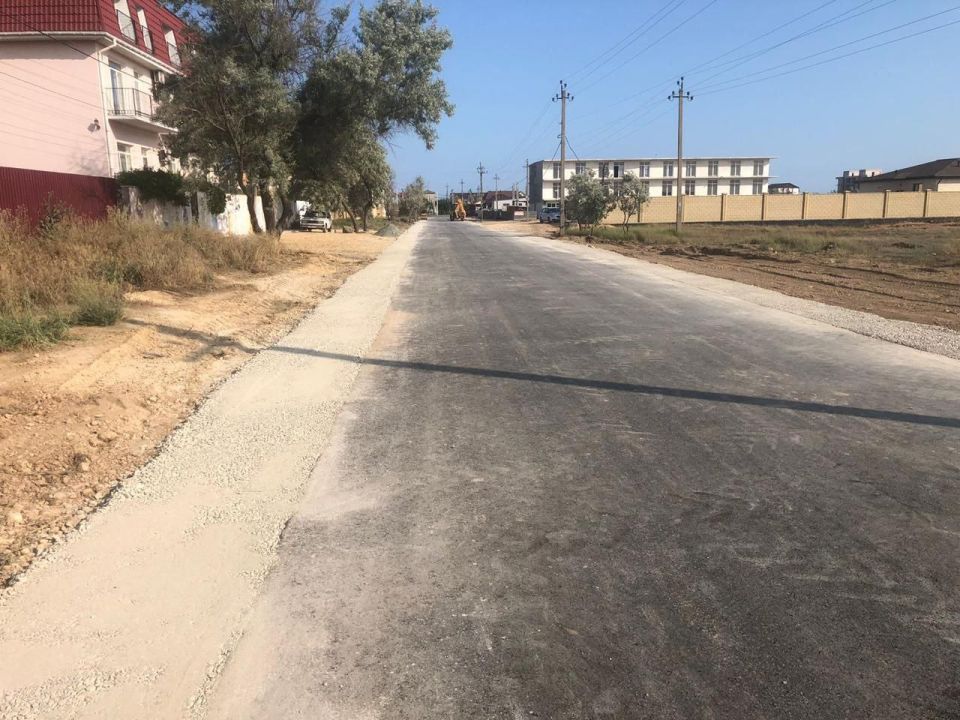 В Сакском районе завершаются работы по ремонту улично-дорожной сети в курортной зоне В Сакском районе завершаются работы по ремонту улично-дорожной сети в курортной зоне