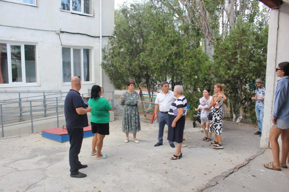 Владимир Ким: Встретился с родителями воспитанников детского сада № 14 «Чайка» в Ближних Камышах Владимир Ким: Встретился с родителями воспитанников детского сада № 14 «Чайка» в Ближних Камышах