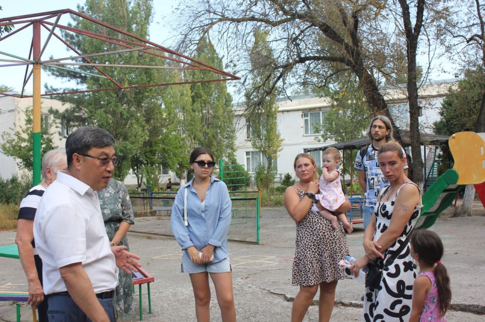 Владимир Ким: Встретился с родителями воспитанников детского сада № 14 «Чайка» в Ближних Камышах Владимир Ким: Встретился с родителями воспитанников детского сада № 14 «Чайка» в Ближних Камышах