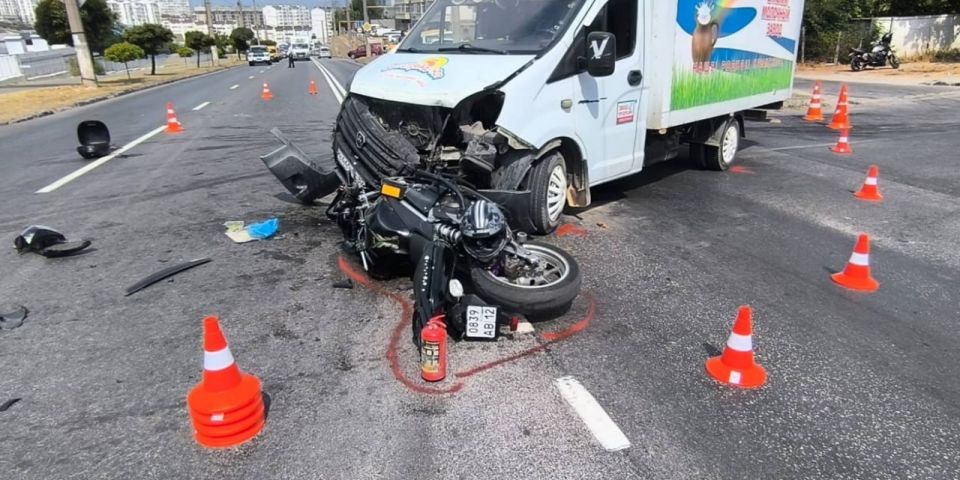В Севастополе мотоциклистка пострадала в ДТП В Севастополе мотоциклистка пострадала в ДТП