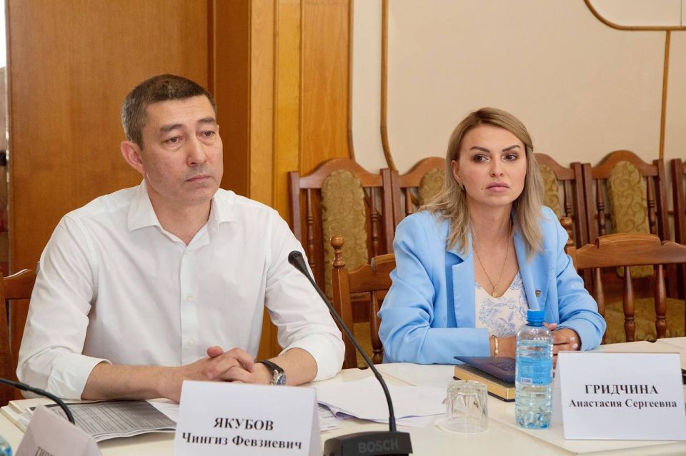 В Госсовете Крыма обсудили стратегию национальной политики РФ до 2036 года В Госсовете Крыма обсудили стратегию национальной политики РФ до 2036 года