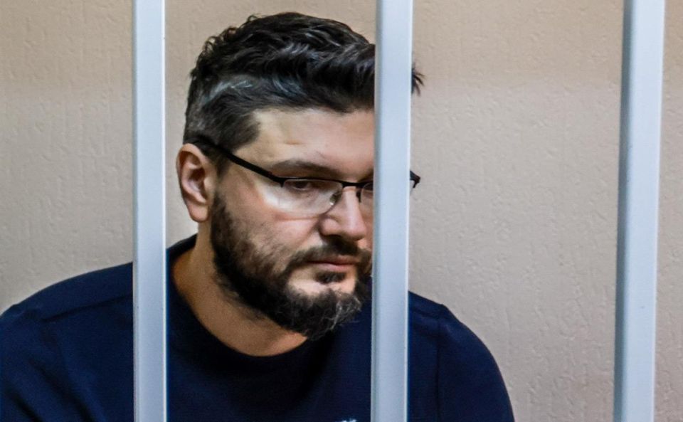 Пасынку рокера Стаса Намина Роману Ткаченко (Микояну), жестоко убившему бабушку и брата, назначили ещё одну психиатрическую экспертизу Пасынку рокера Стаса Намина Роману Ткаченко (Микояну), жестоко убившему бабушку и брата, назначили ещё одну психиатрическую экспертизу