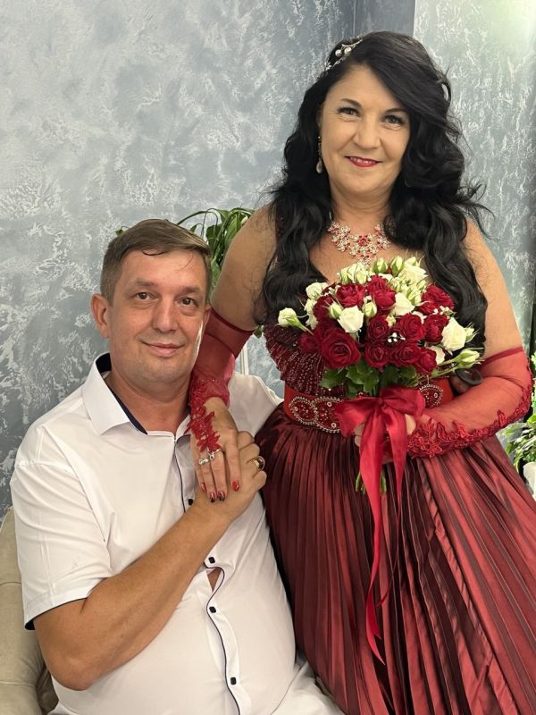 Дорогие друзья! Сегодня мы рады представить вам новую фотогалерею нашей постоянной рубрики «Лучшие молодожены» Дорогие друзья! Сегодня мы рады представить вам новую фотогалерею нашей постоянной рубрики «Лучшие молодожены»
