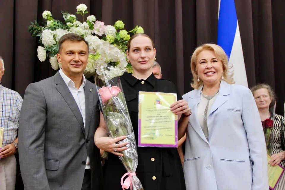 Константин Шимановский: Ялте 187 лет! В преддверии Дня города с главой администрации Ялты Яниной Петровной Павленко поздравили местных жителей с этой знаковой датой! Константин Шимановский: Ялте 187 лет! В преддверии Дня города с главой администрации Ялты Яниной Петровной Павленко поздравили местных жителей с этой знаковой датой!