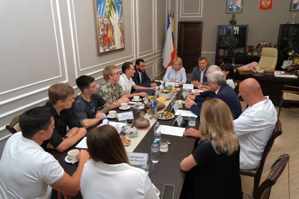 Янина Павленко: Теплая встреча с делегациями городов-побратимов Янина Павленко: Теплая встреча с делегациями городов-побратимов