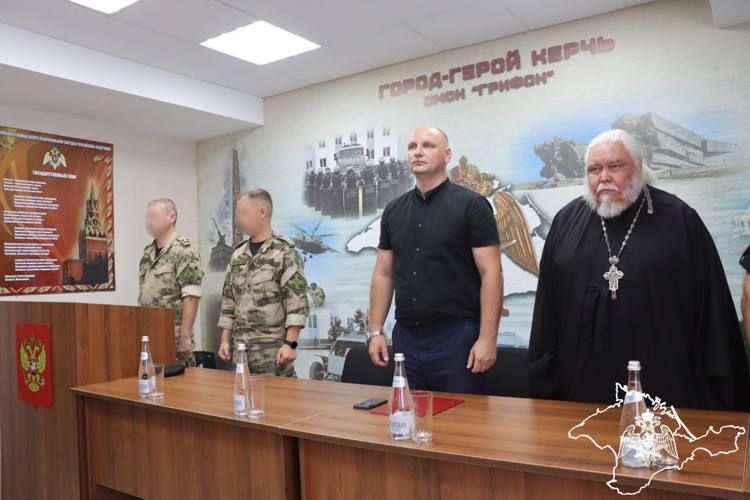 В Керчи чествовали сотрудников ОМОН «Грифон» Росгвардии В Керчи чествовали сотрудников ОМОН «Грифон» Росгвардии