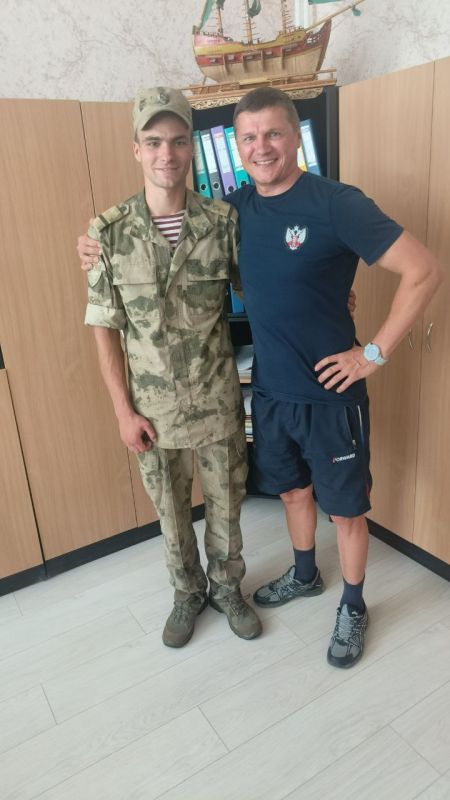 Эммилия Леонова: ГЕРОИ РЯДОМ. Сегодня мы живём в эпоху нового покаления героев! И с каждым днём появляются всё новые имена наших Героев- участников Специальной Военной Операции Эммилия Леонова: ГЕРОИ РЯДОМ. Сегодня мы живём в эпоху нового покаления героев! И с каждым днём появляются всё новые имена наших Героев- участников Специальной Военной Операции