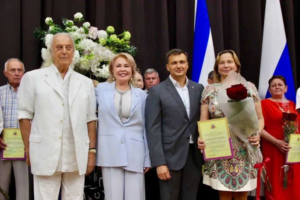 Константин Шимановский: Ялте 187 лет! В преддверии Дня города с главой администрации Ялты Яниной Петровной Павленко поздравили местных жителей с этой знаковой датой! Константин Шимановский: Ялте 187 лет! В преддверии Дня города с главой администрации Ялты Яниной Петровной Павленко поздравили местных жителей с этой знаковой датой!
