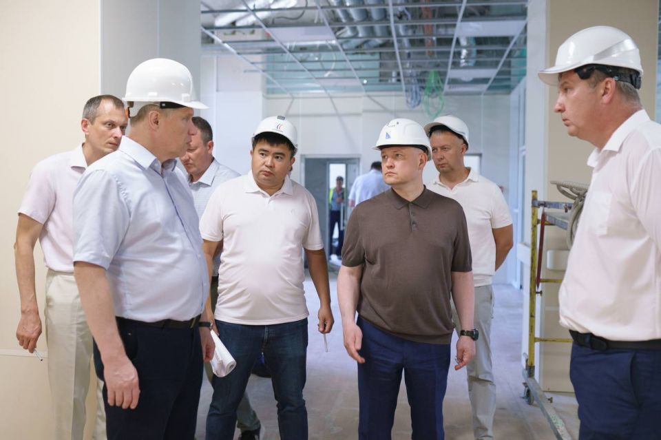 Михаил Развожаев: Вместе с министром здравоохранения Михаилом Альбертовичем Мурашко проинспектировали медицинские объекты Севастополя Михаил Развожаев: Вместе с министром здравоохранения Михаилом Альбертовичем Мурашко проинспектировали медицинские объекты Севастополя