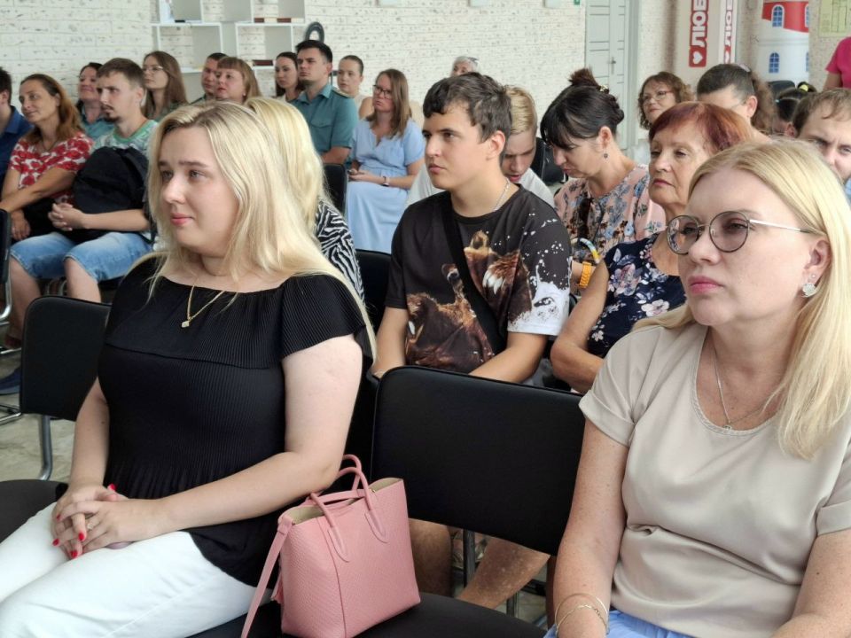 Михаил Развожаев: Севастопольские ребята из инклюзивного центра «Особая молодежь» поучаствуют в создании музыкально-исторической постановки «Небесные соколы» Михаил Развожаев: Севастопольские ребята из инклюзивного центра «Особая молодежь» поучаствуют в создании музыкально-исторической постановки «Небесные соколы»