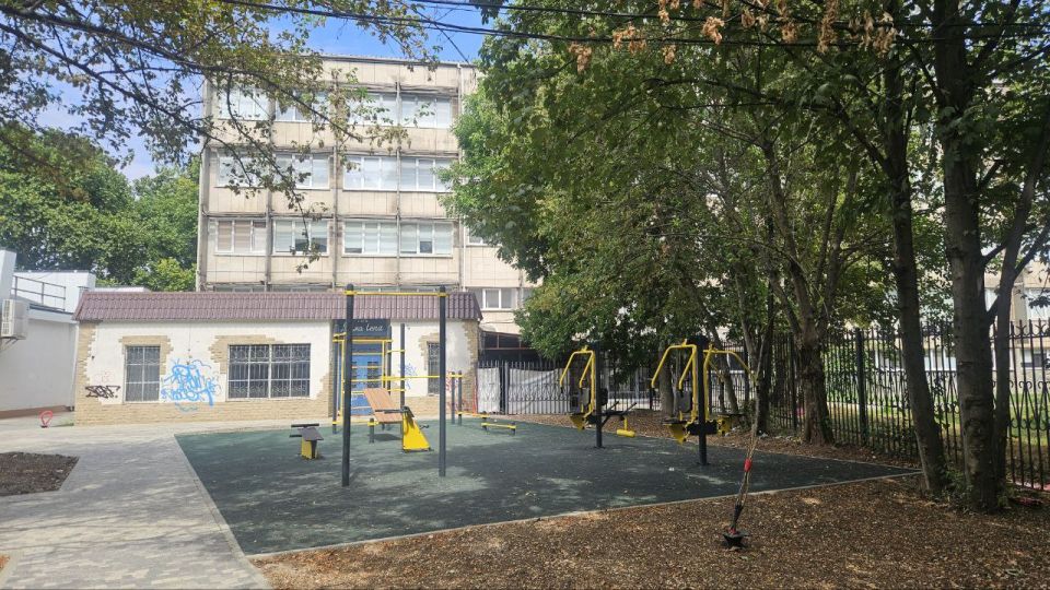 В Симферополе продолжается благоустройство Детского парка В Симферополе продолжается благоустройство Детского парка