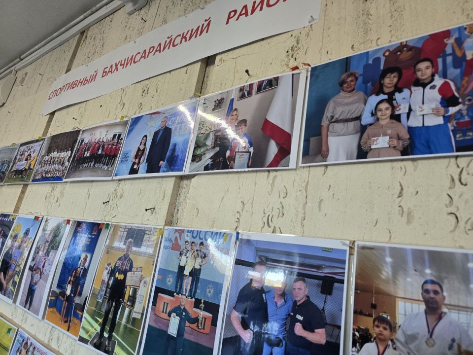 Анжелика Ястребова: В холе администрации Бахчисарайского района сотрудниками управления образования организована фотовыставка "Спортивный Бахчисарайский район", посвященная Всероссийскому Дню физкультурника Анжелика Ястребова: В холе администрации Бахчисарайского района сотрудниками управления образования организована фотовыставка "Спортивный Бахчисарайский район", посвященная Всероссийскому Дню физкультурника