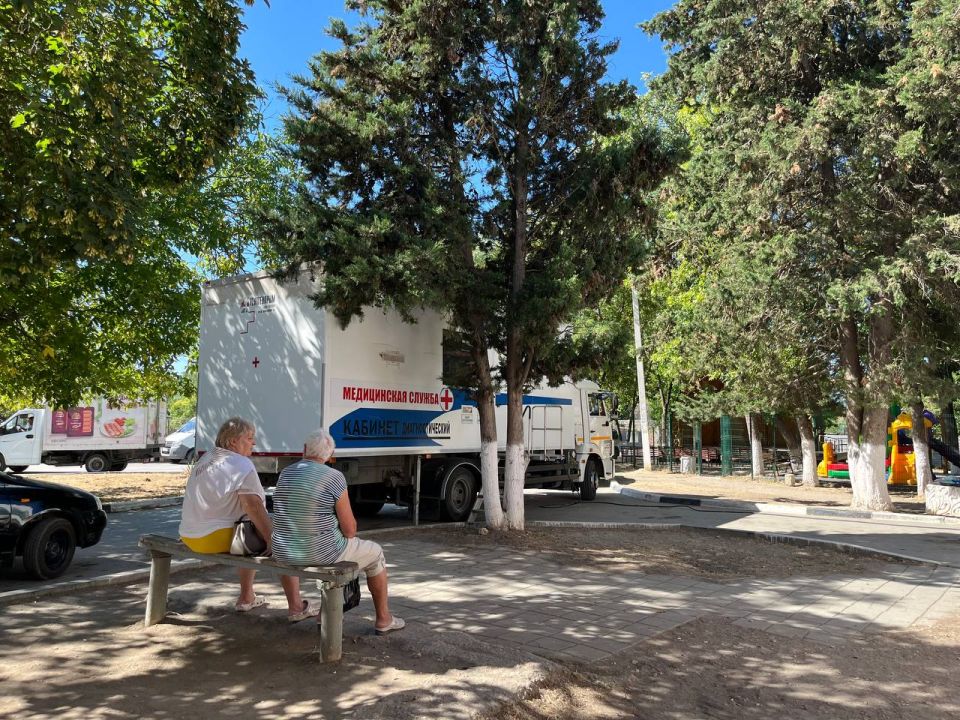 Михаил Развожаев: Медики городской больницы № 9 сегодня работали в Передовом — здесь прошла акция «День здоровья» в рамках нацпроекта «Продолжительная и активная жизнь» Михаил Развожаев: Медики городской больницы № 9 сегодня работали в Передовом — здесь прошла акция «День здоровья» в рамках нацпроекта «Продолжительная и активная жизнь»