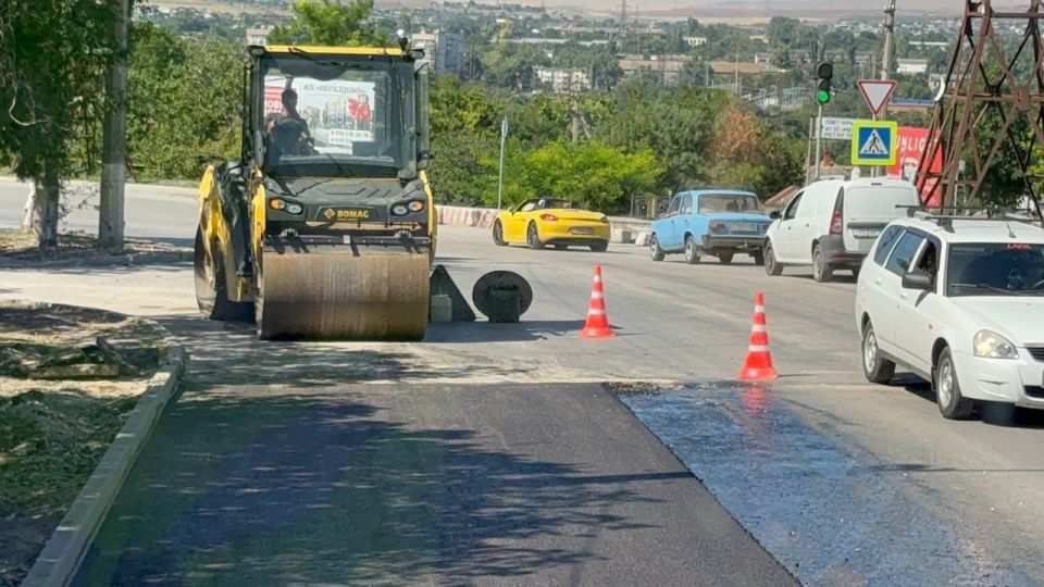 В Керчи завершаются работы в рамках субсидии РК, выделенной на восстановление верхних изношенных слоев дорожного покрытия В Керчи завершаются работы в рамках субсидии РК, выделенной на восстановление верхних изношенных слоев дорожного покрытия
