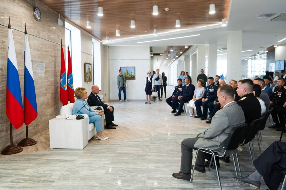 Михаил Развожаев: Севастополь с рабочим визитом посетила Председатель Совета Федерации Валентина Ивановна Матвиенко Михаил Развожаев: Севастополь с рабочим визитом посетила Председатель Совета Федерации Валентина Ивановна Матвиенко