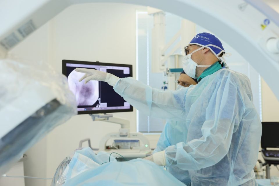 Сергей Аксёнов: В Республиканскую клиническую больницу им. Н.А. Семашко приобретено уникальное оборудование – комплекс для проведения электрофизиологических исследований и хирургического лечения сложных нарушений ритма сердца Сергей Аксёнов: В Республиканскую клиническую больницу им. Н.А. Семашко приобретено уникальное оборудование – комплекс для проведения электрофизиологических исследований и хирургического лечения сложных нарушений ритма сердца