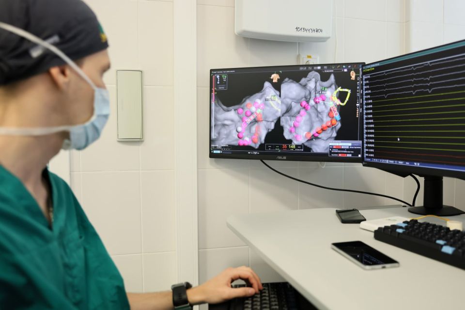 Сергей Аксёнов: В Республиканскую клиническую больницу им. Н.А. Семашко приобретено уникальное оборудование – комплекс для проведения электрофизиологических исследований и хирургического лечения сложных нарушений ритма сердца Сергей Аксёнов: В Республиканскую клиническую больницу им. Н.А. Семашко приобретено уникальное оборудование – комплекс для проведения электрофизиологических исследований и хирургического лечения сложных нарушений ритма сердца