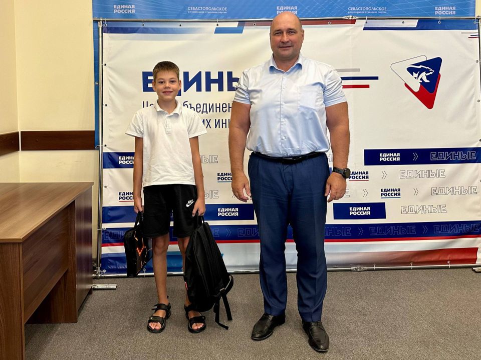 Владимир Немцев: Продолжается акция «Собери ребёнка в школу», которую в преддверии учебного года проводит партия «Единая Россия» Владимир Немцев: Продолжается акция «Собери ребёнка в школу», которую в преддверии учебного года проводит партия «Единая Россия»