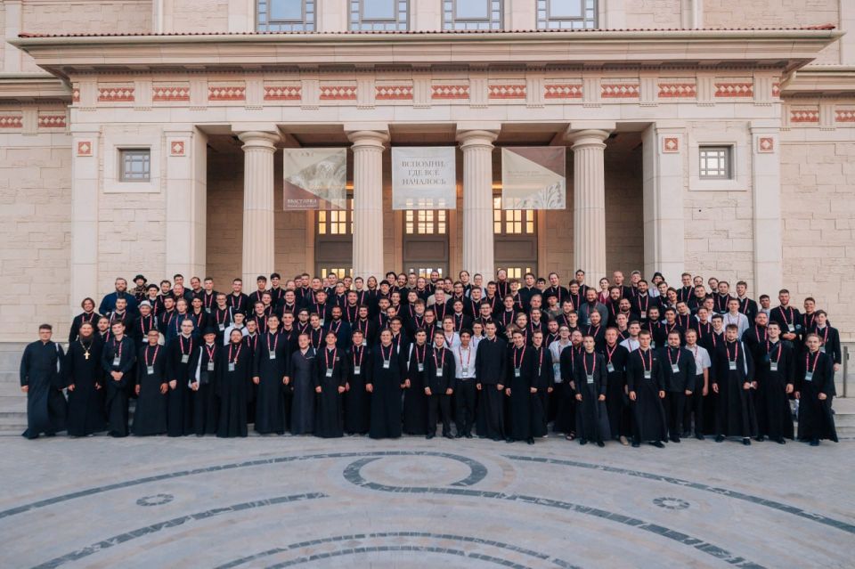 Михаил Развожаев: Семинаристы со всей страны создали 15 просветительских проектов для молодёжи на форуме «Истоки» в Севастополе Михаил Развожаев: Семинаристы со всей страны создали 15 просветительских проектов для молодёжи на форуме «Истоки» в Севастополе