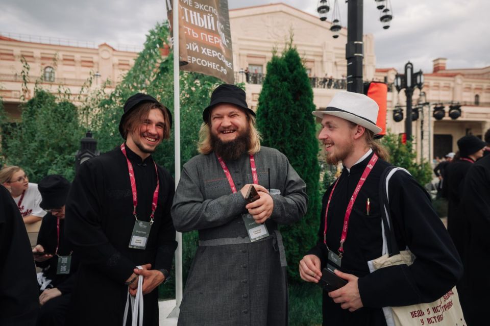 Михаил Развожаев: Семинаристы со всей страны создали 15 просветительских проектов для молодёжи на форуме «Истоки» в Севастополе Михаил Развожаев: Семинаристы со всей страны создали 15 просветительских проектов для молодёжи на форуме «Истоки» в Севастополе