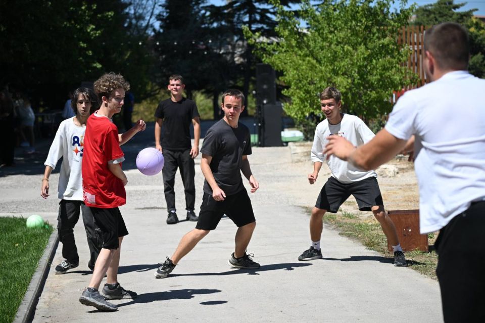 Михаил Развожаев: Завершился трудовой семестр губернаторских школьных трудовых отрядов в ИТ-центре ПСБ Михаил Развожаев: Завершился трудовой семестр губернаторских школьных трудовых отрядов в ИТ-центре ПСБ