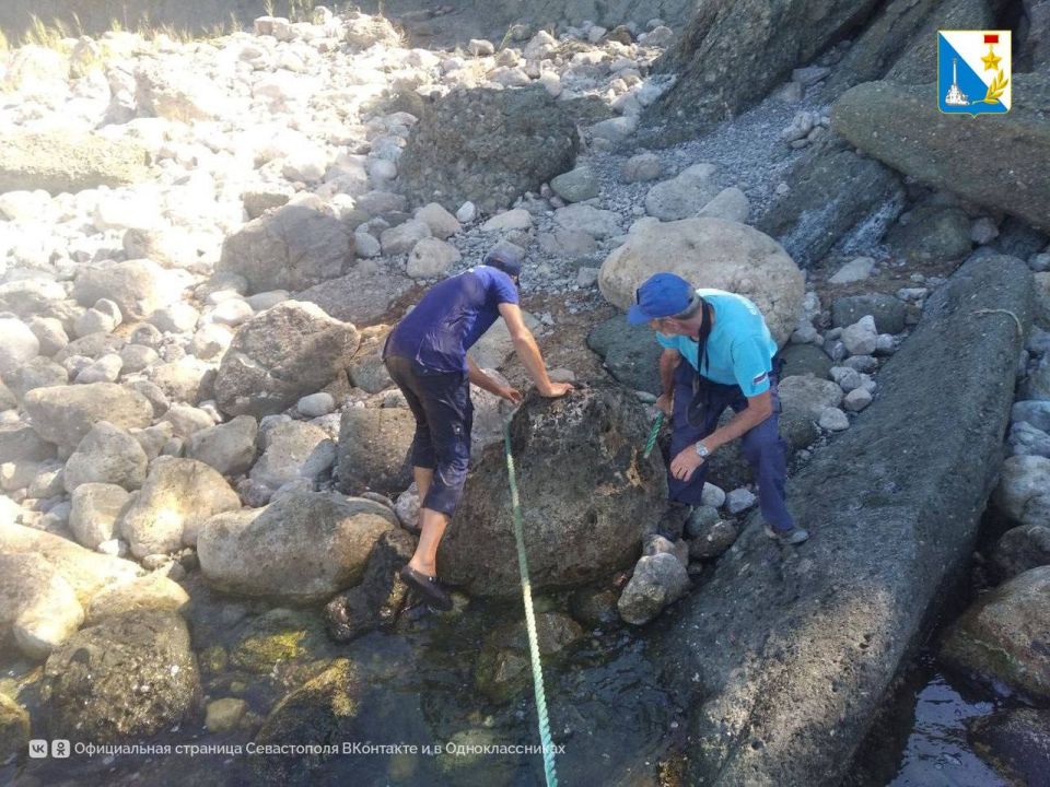 Спасли туриста с пляжа «Серебряный» Спасли туриста с пляжа «Серебряный»