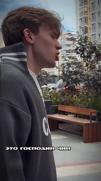    )