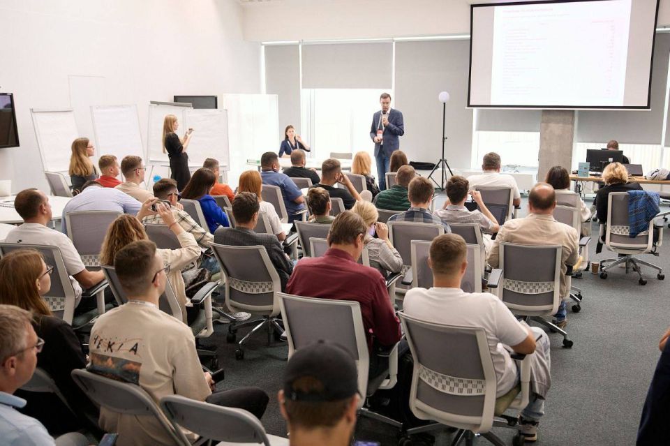 Михаил Развожаев: На уходящей неделе на площадке Сколковского института науки и технологий проходил ежегодный проектно-образовательный интенсив «Архипелаг-2025», который стал частью международного форума «Беспилотные системы» Михаил Развожаев: На уходящей неделе на площадке Сколковского института науки и технологий проходил ежегодный проектно-образовательный интенсив «Архипелаг-2025», который стал частью международного форума «Беспилотные системы»