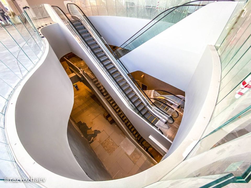 Михаил Развожаев: Вместе с министром культуры Ольгой Борисовной Любимовой также побывали на стройплощадках Российской галереи искусств и Театра оперы и балета Михаил Развожаев: Вместе с министром культуры Ольгой Борисовной Любимовой также побывали на стройплощадках Российской галереи искусств и Театра оперы и балета