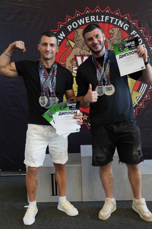 Антон Кравец: Поздравляем нашего нижнегорца, гордость района, настоящего спортсмена, человека, который подает образцовый пример здорового образа жизни и моего тренера с победой на Чемпионате Европы Антон Кравец: Поздравляем нашего нижнегорца, гордость района, настоящего спортсмена, человека, который подает образцовый пример здорового образа жизни и моего тренера с победой на Чемпионате Европы