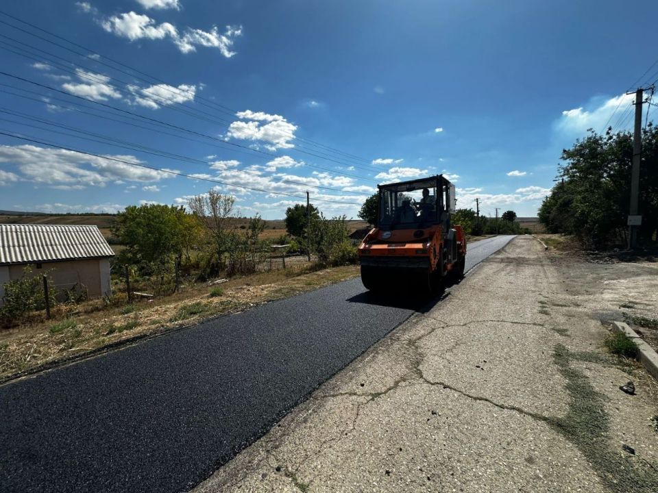 Что происходит, когда встречаются село Трудолюбово и бригада дорожников "Симферопольского ДРСУ №1"? Что происходит, когда встречаются село Трудолюбово и бригада дорожников "Симферопольского ДРСУ №1"?