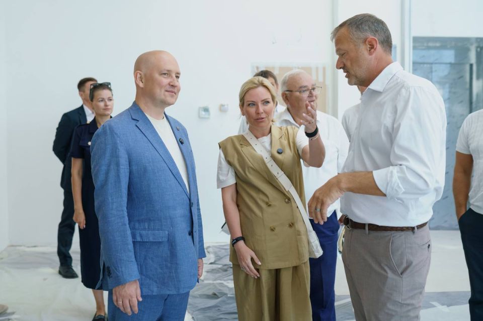Министр культуры России посетила Севастополь Министр культуры России посетила Севастополь