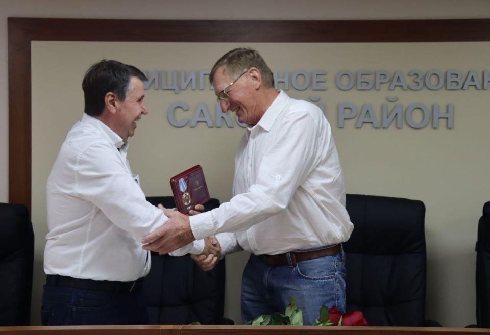 Владислав Хаджиев: Почетный гражданин муниципального образования Сакский район Павленко Николай Петрович награждён Орденом «За верность долгу»! Гордимся! Владислав Хаджиев: Почетный гражданин муниципального образования Сакский район Павленко Николай Петрович награждён Орденом «За верность долгу»! Гордимся!