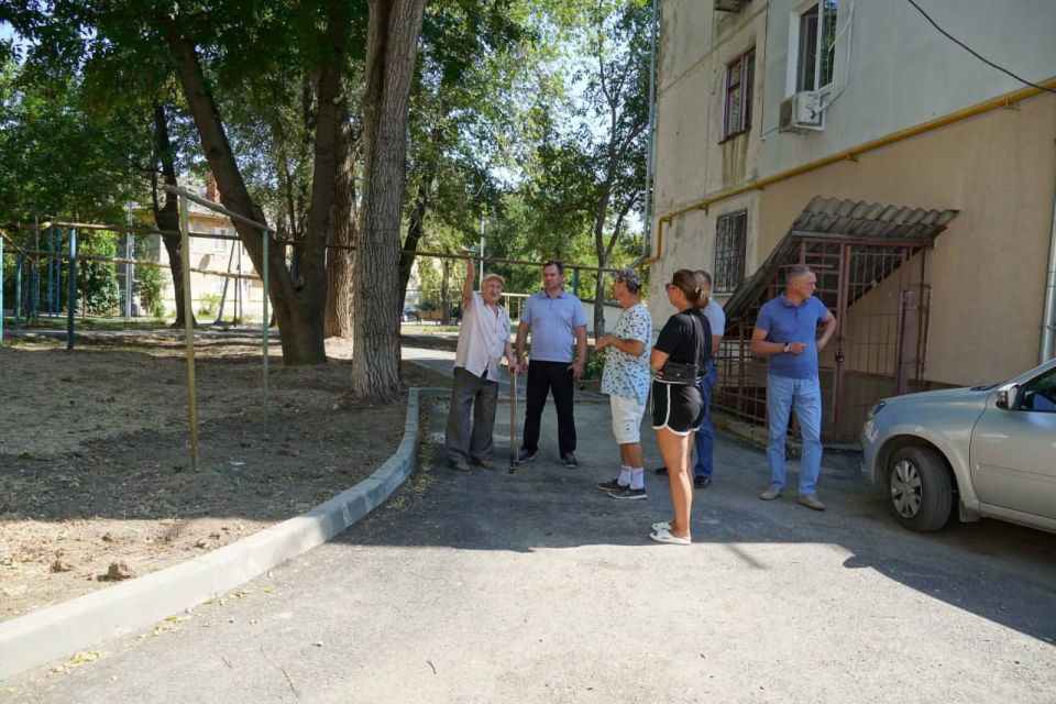 Завершено благоустройство придомовых территорий по ул. Казакова, 47, 45, 43,41, 39, 35, 35А, ул. Войкова, 21,19, ул. Радио, 23, 21, ул. Сакко, 14, 16,12/19, ул. Славы, 2, 4, 6, 8 Завершено благоустройство придомовых территорий по ул. Казакова, 47, 45, 43,41, 39, 35, 35А, ул. Войкова, 21,19, ул. Радио, 23, 21, ул. Сакко, 14, 16,12/19, ул. Славы, 2, 4, 6, 8