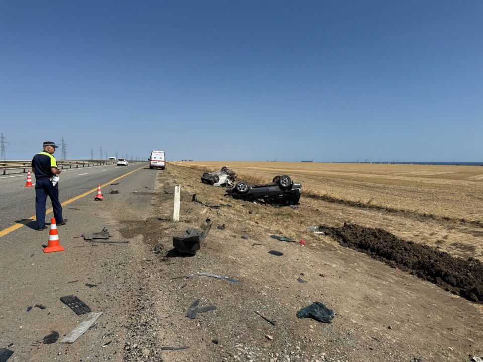 На "Тавриде" водитель «Рено Кенгу», при перестроении влетел в движущийся в попутном направлении «Лексус»