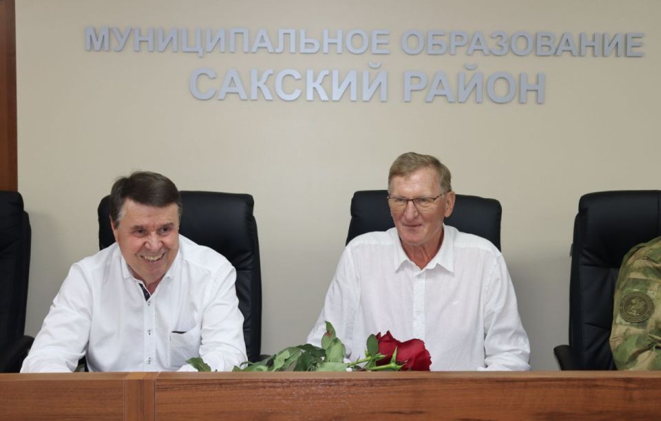 Владислав Хаджиев: Почетный гражданин муниципального образования Сакский район Павленко Николай Петрович награждён Орденом «За верность долгу»! Гордимся! Владислав Хаджиев: Почетный гражданин муниципального образования Сакский район Павленко Николай Петрович награждён Орденом «За верность долгу»! Гордимся!