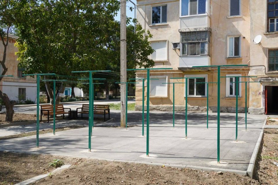 Завершено благоустройство придомовых территорий по ул. Казакова, 47, 45, 43,41, 39, 35, 35А, ул. Войкова, 21,19, ул. Радио, 23, 21, ул. Сакко, 14, 16,12/19, ул. Славы, 2, 4, 6, 8 Завершено благоустройство придомовых территорий по ул. Казакова, 47, 45, 43,41, 39, 35, 35А, ул. Войкова, 21,19, ул. Радио, 23, 21, ул. Сакко, 14, 16,12/19, ул. Славы, 2, 4, 6, 8