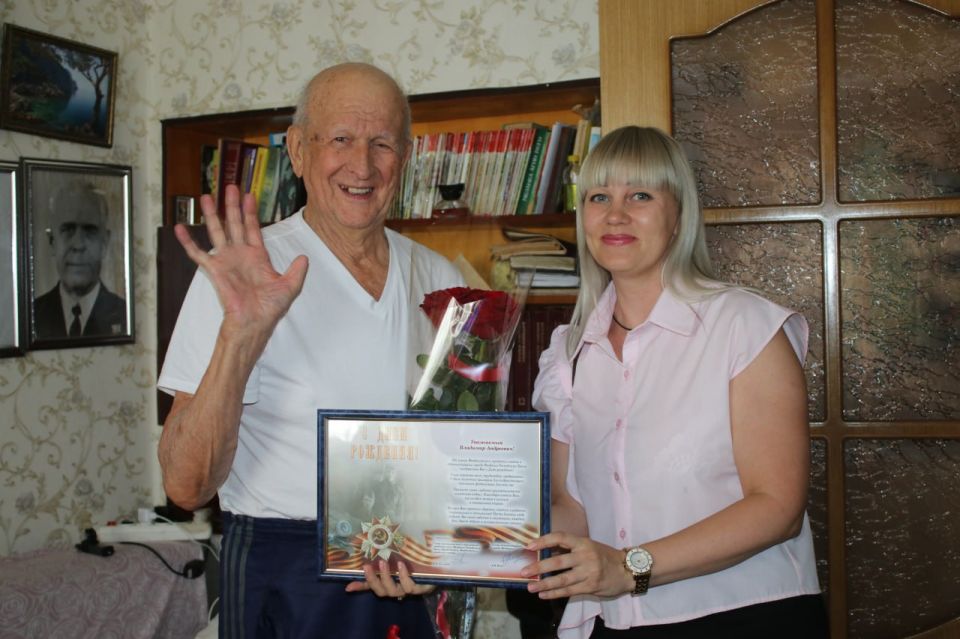 Сегодня 89-летие отмечает участник боевых действий Владимир Андреевич Набока и 90-летний юбилей - член президиума совета Феодосийского городского общества ветеранов, председатель комитета ветеранов военной службы Александр...