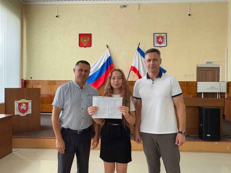Александр Дудинов: 19 школьников успешно прошли обучение и получили заветные сертификаты вожатого Александр Дудинов: 19 школьников успешно прошли обучение и получили заветные сертификаты вожатого