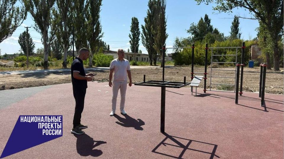 Антон Кравец: Провел мониторинг хода работ по благоустройству общественной территории по ул.Лесная. Встретился с подрядчиком, обсудили ход завершения работ, указал на имеющиеся замечания Антон Кравец: Провел мониторинг хода работ по благоустройству общественной территории по ул.Лесная. Встретился с подрядчиком, обсудили ход завершения работ, указал на имеющиеся замечания