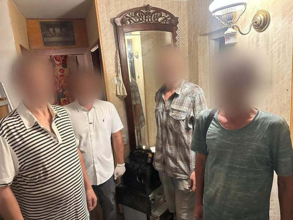 Полиция Крыма задержала организатора наркопритона в Саках Полиция Крыма задержала организатора наркопритона в Саках